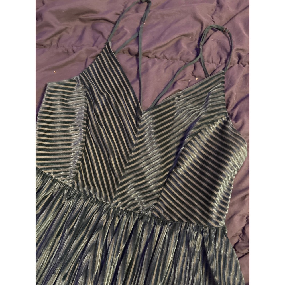 Dress‎ Forum Women's Dark Green Striped Velour Romper Size Medium - Picture 2 of 6